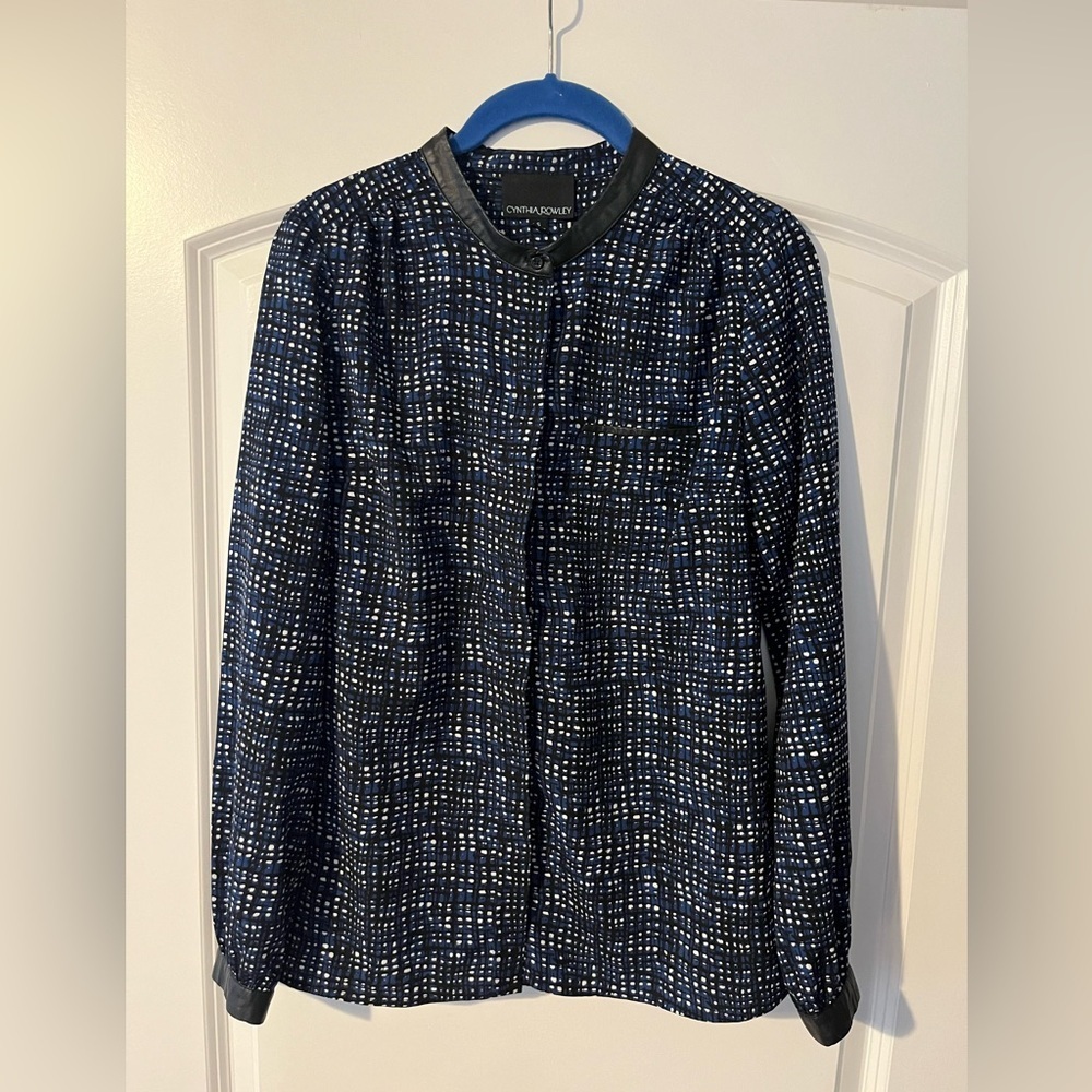 Cynthia Rowley size small navy and black patterned dress shirt